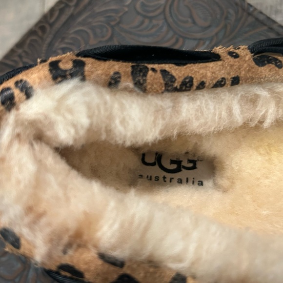 UGG Leopard Suede bow loafer! - Picture 5 of 8